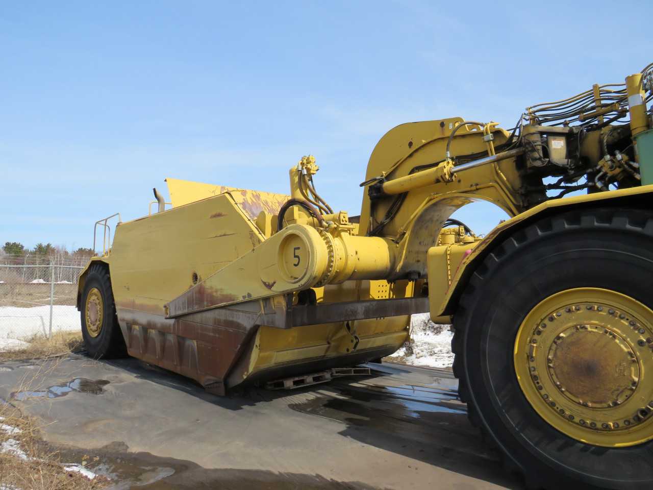 2001 CAT 657E SCRAPER (NEEDS REPAIR) - 17912.9 HOURS - CONSTRUCTION EQUIPMENT