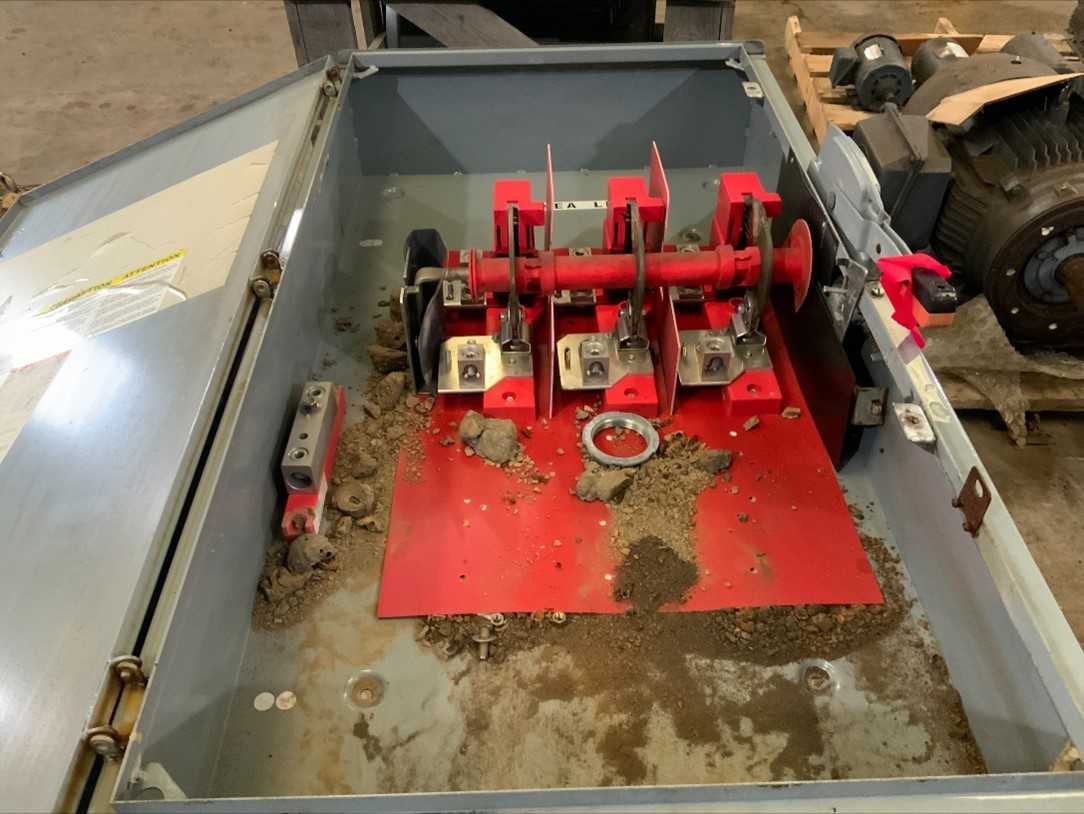 Bulk Lot of Square D 3-Phase Disconnects (Quantity of 3) - ELECTRICAL COMPONENTS