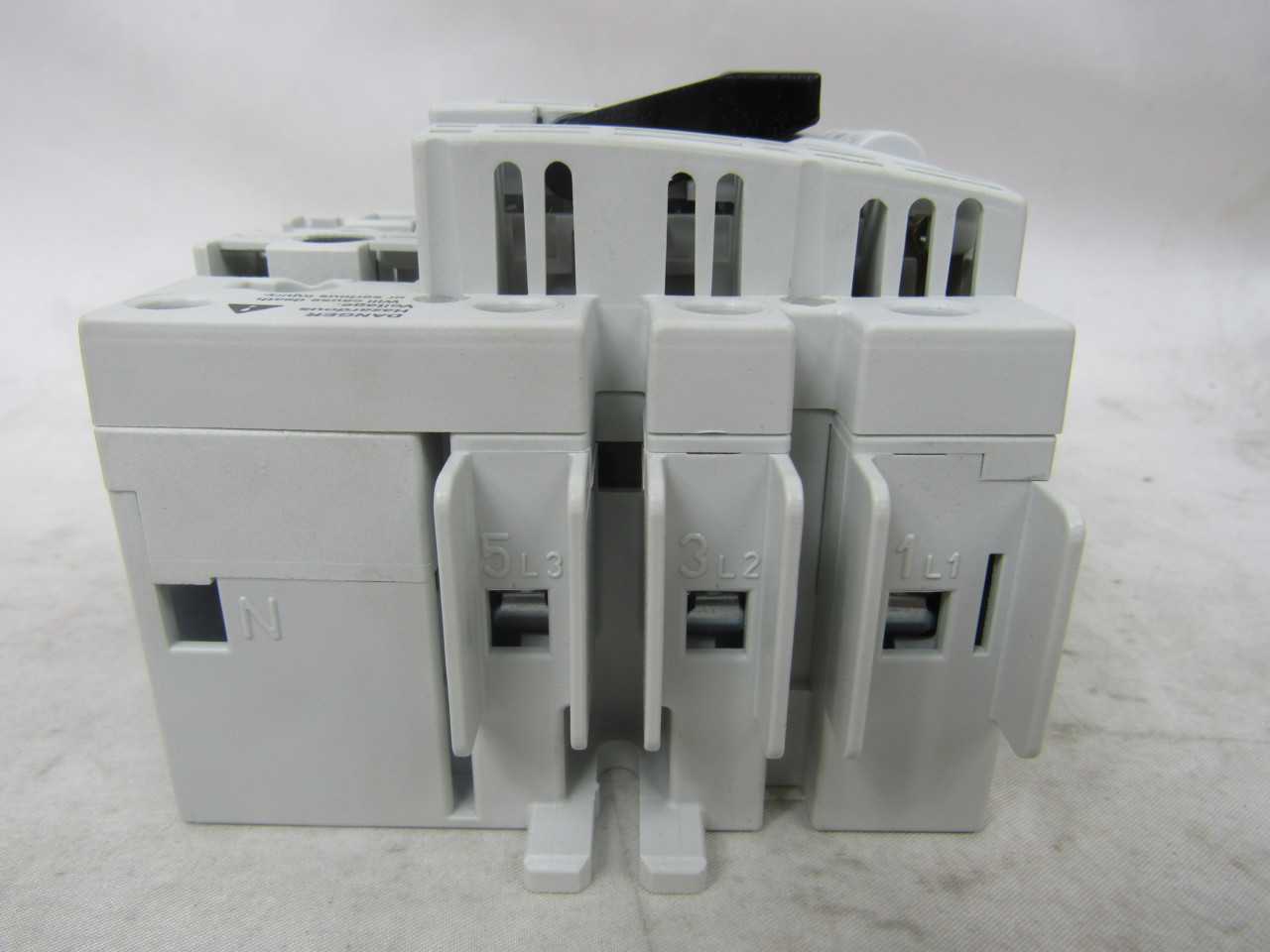 - Quantity of 47 - Eaton R4H3030FCC - Switches - ELECTRICAL COMPONENTS