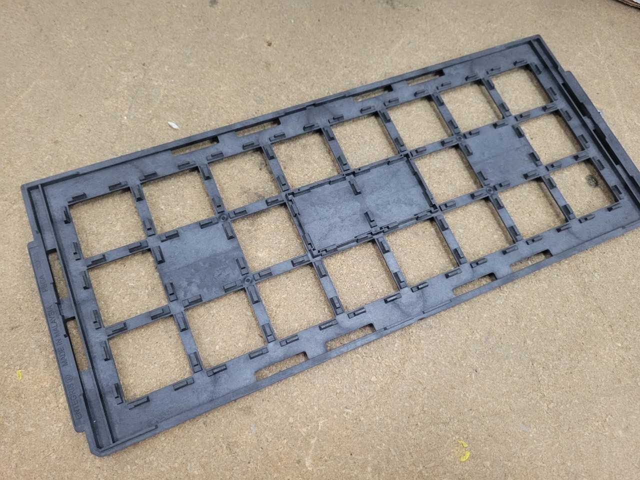 [Peak - 1380QTY]  Semiconductor Matrix Trays of Assorted Sizes - ELECTRICAL COMPONENTS