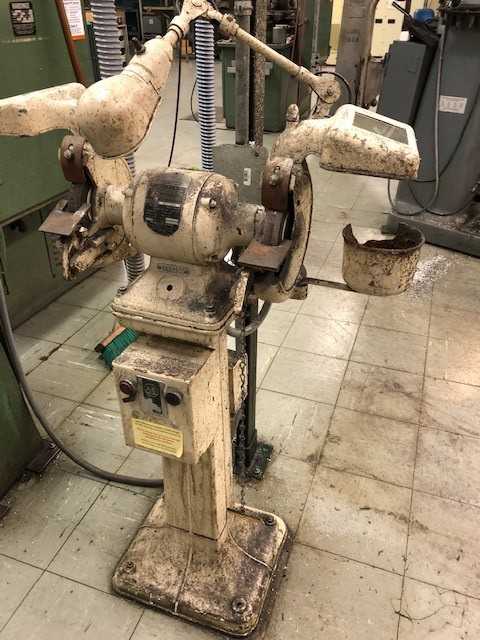 Delta Milwaukee Tool Grinder - GRINDING MACHINES Delta Milwaukee Tool Grinder - GRINDING MACHINES