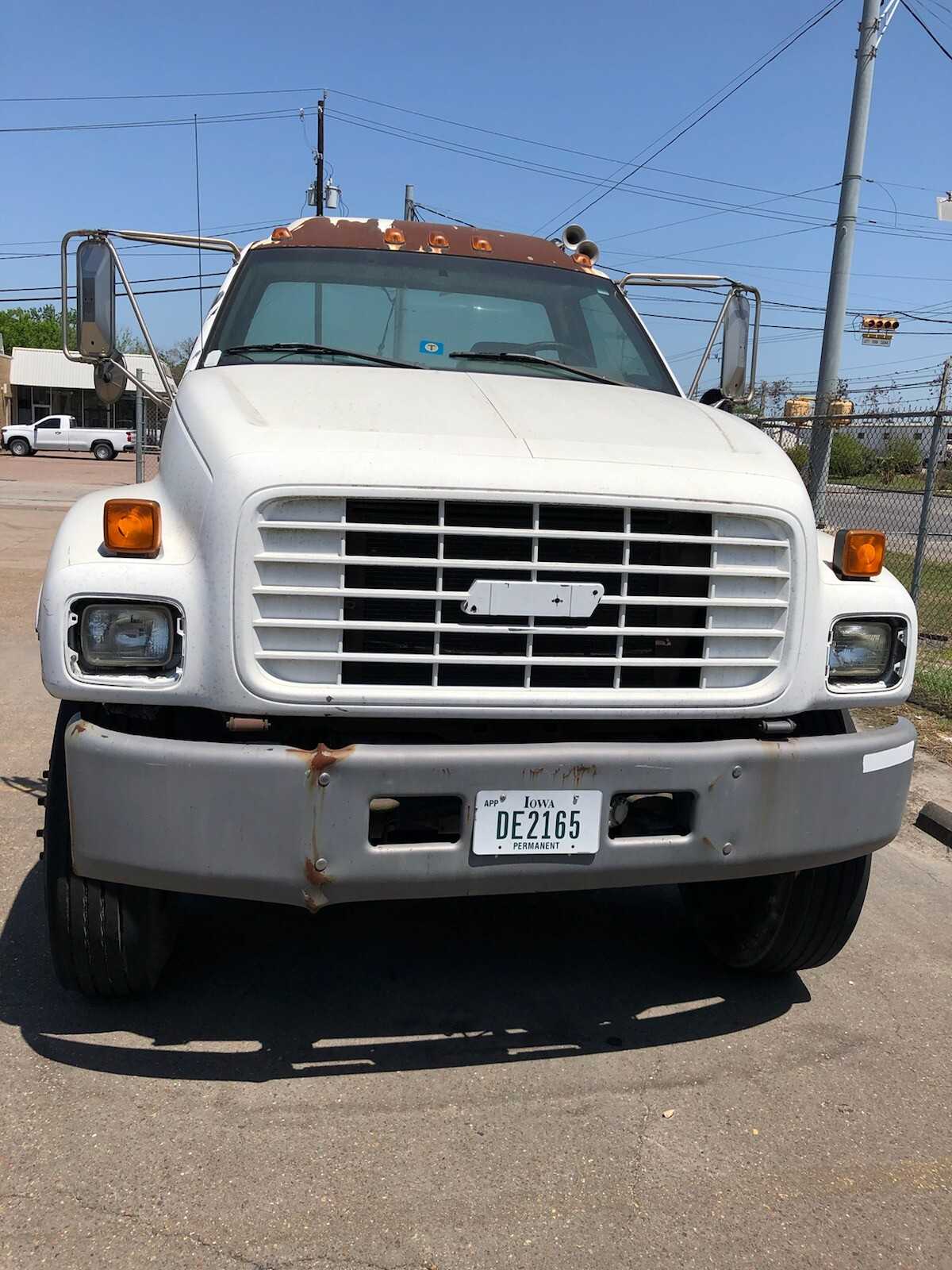 2001 Chevy C7500 - HYDRO EXCAVATOR TRUCKS