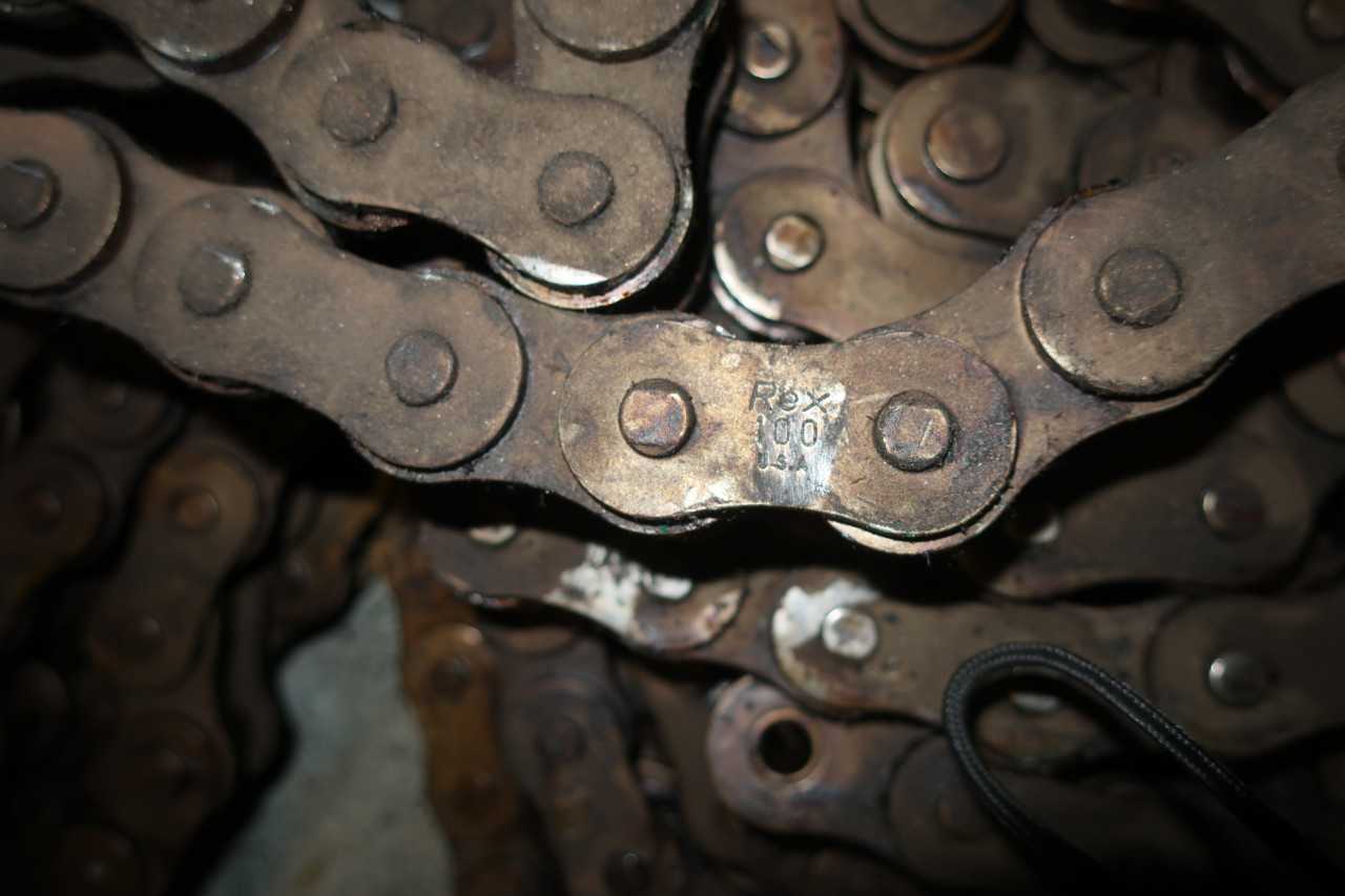 1 PALLET OF ASSORTED ROLLER CHAINS - ROLLER CHAIN