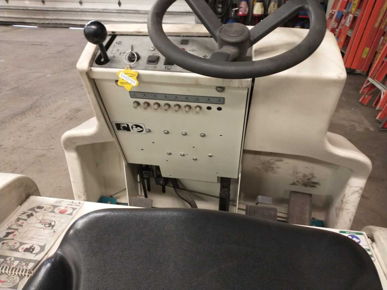 2007 Tennant 6200 Shop Sweeper - PLANT & FACILITY