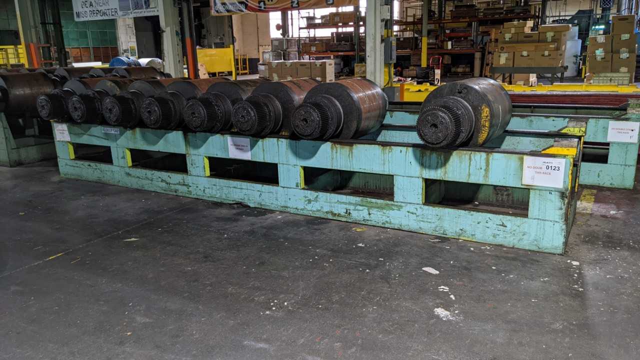 8 steel rolls with rack - PALLET RACKING
