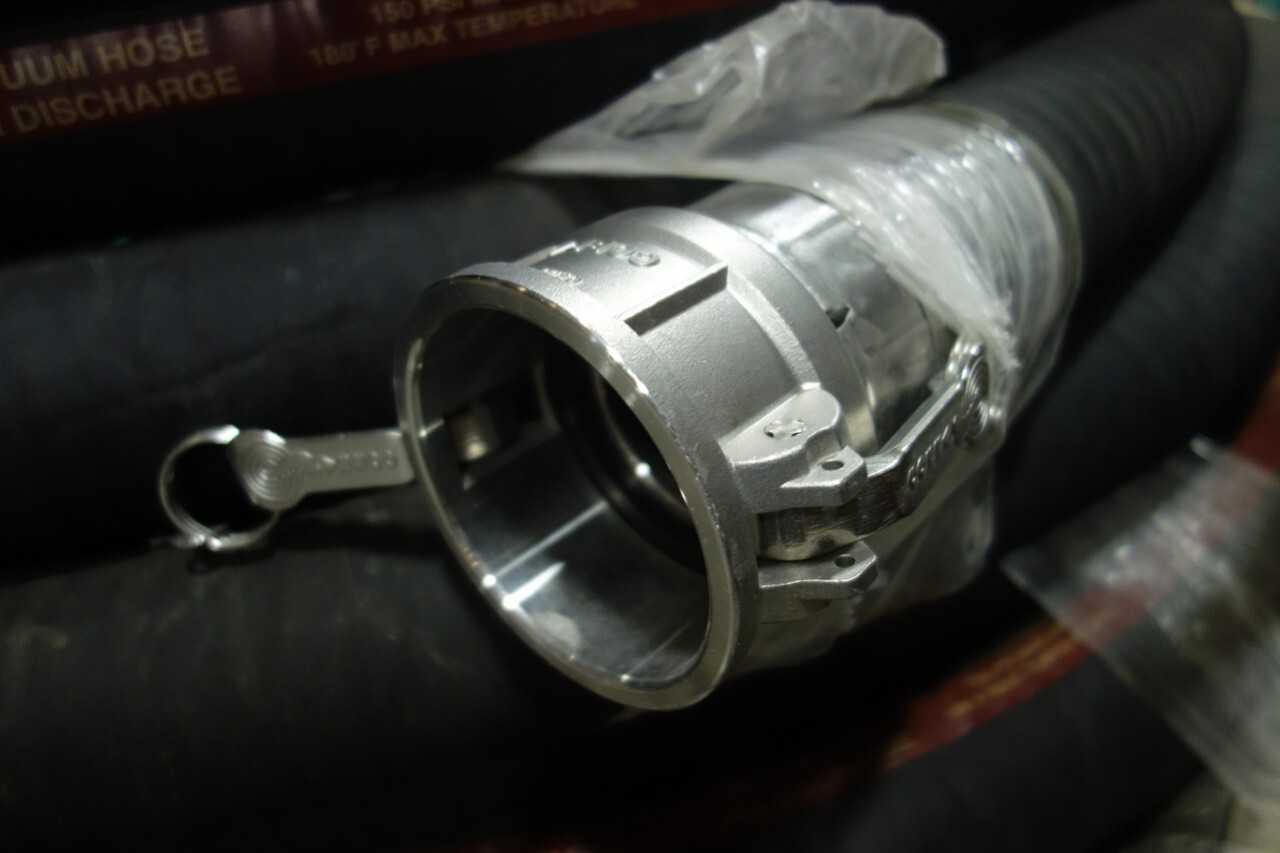 LOT OF 8 NOVAFLEX 3260 TANK TRUCK, VACUUM HOSE - PROCESS EQUIPMENT