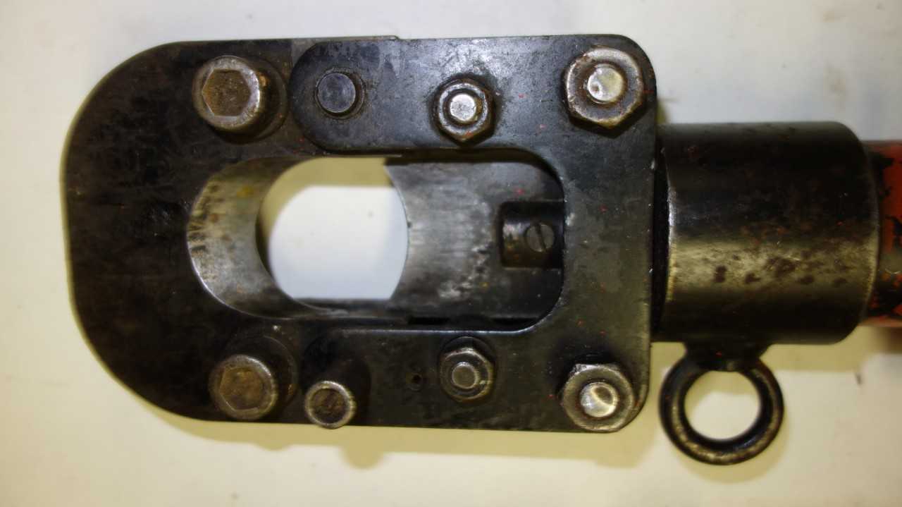 LOT OF 3 CABLE CUTTERS - HAND TOOLS