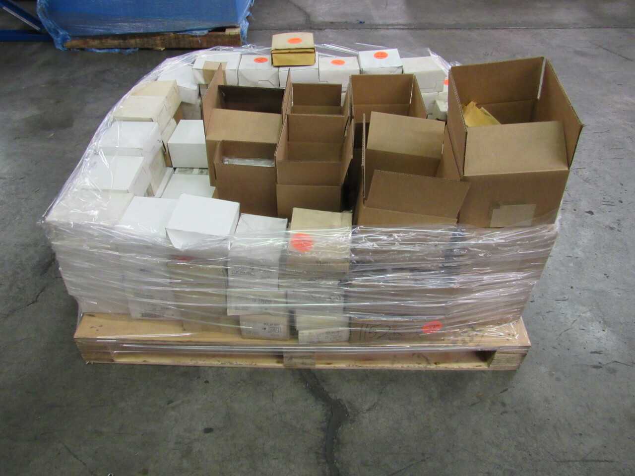 Pallet of 2294x Assorted Mulberry Electrical Conduit/Fittings, Switches, Tools & More - ELECTRICAL COMPONENTS