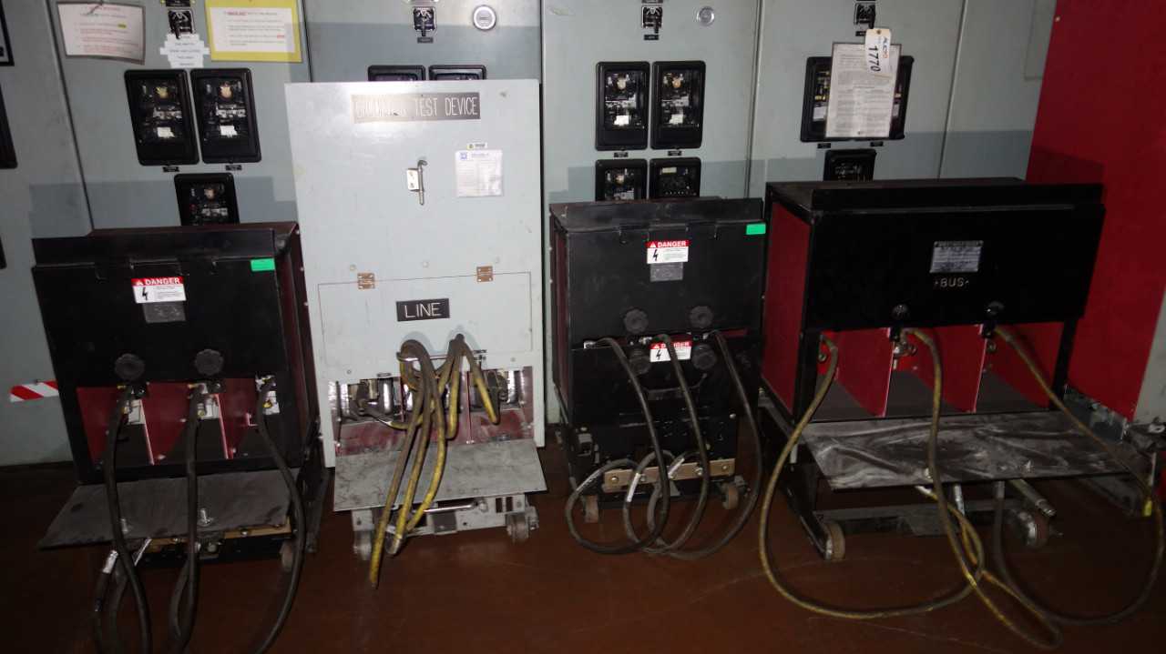 LOT OF 4 SWITCHGEAR GROUND AND TEST DEVICES - CIRCUIT BREAKERS