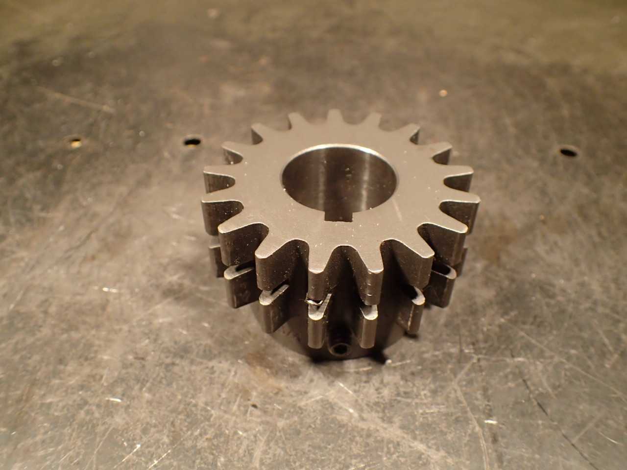 S.C. 404-17-3/4 Sprocket Gear: 1/2" Pitch, 17-Teeth, 2-5/8" OD 1-1/8" Keyed Bore - ROLLER CHAIN