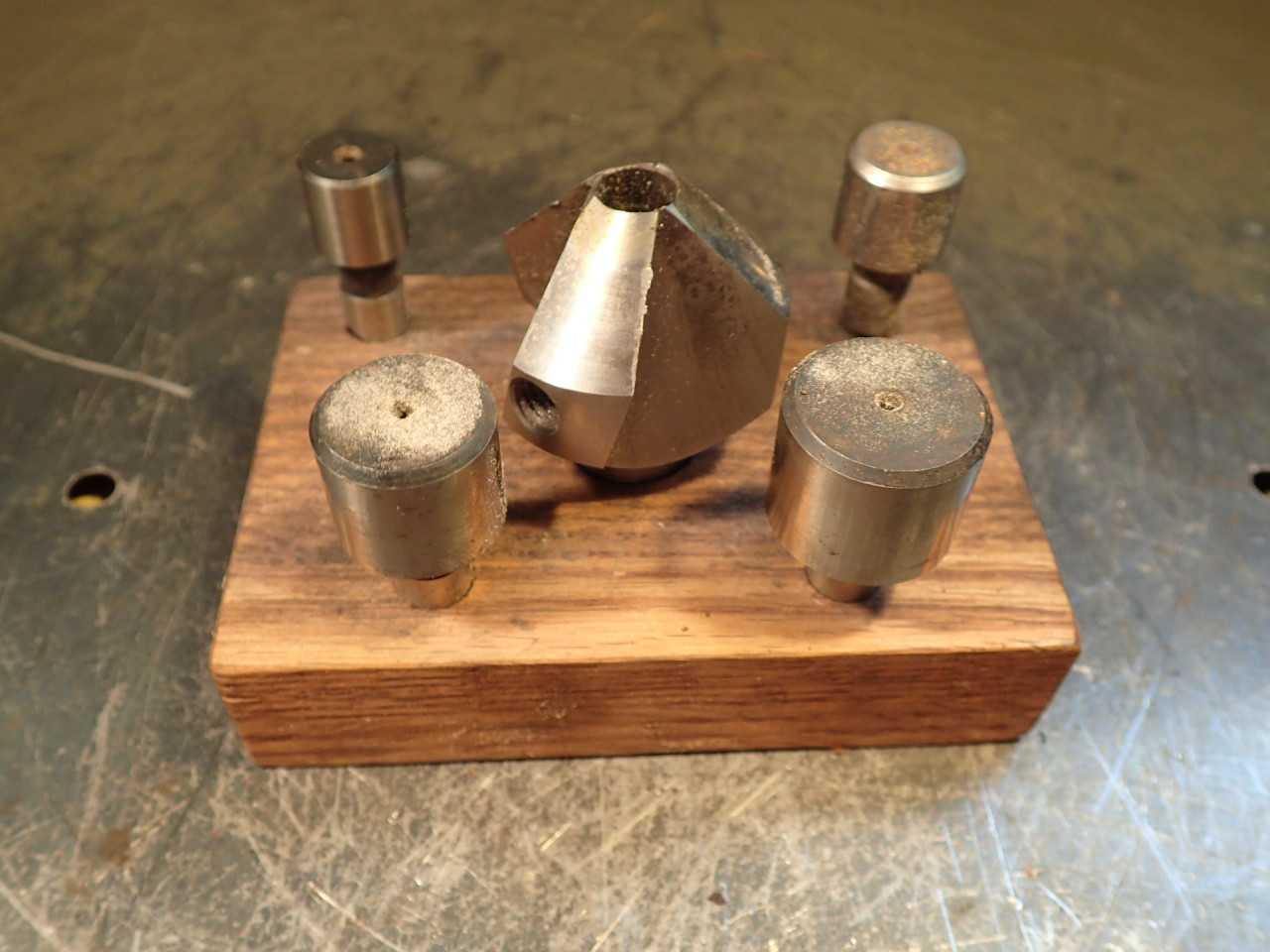 1-1/2" OD 3-Flute 90-Degree Countersink with 4 Interchangeable Pilots - HOLEMAKING TOOLS
