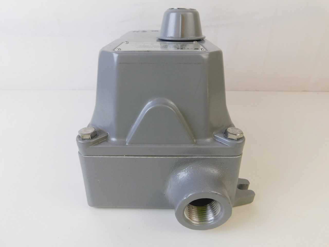 Quantity 1 of Eaton B100U1C Manual Starter AC Manual Starter - MOTOR STARTERS