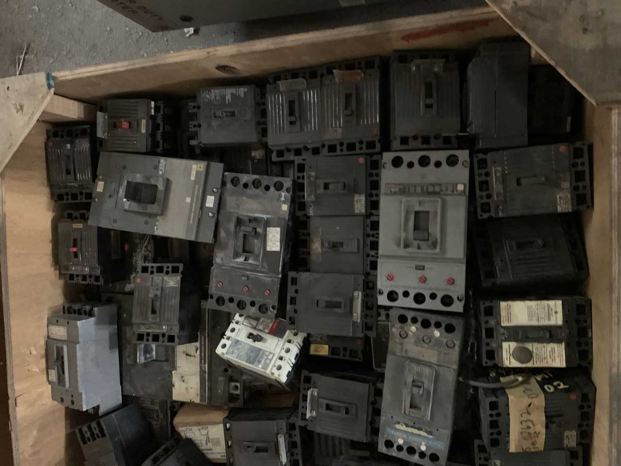 CRATE OF MISC. CIRCUIT BREAKERS WESTINGHOUSE, GENERAL ELECTRIC, CUTLER-HAMMER ETC. - MISCELLANEOUS