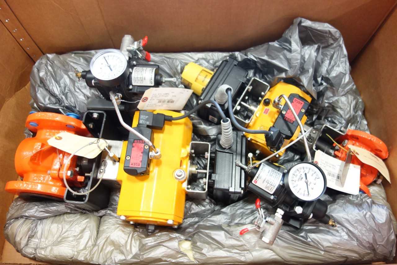LOT OF 2 XOMOX CONTROL VALVES - CONTROL VALVE