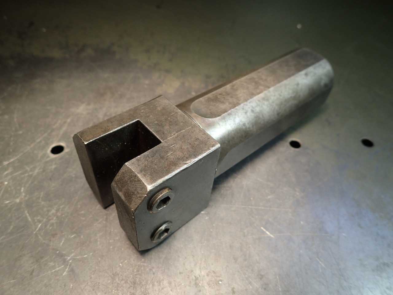 Turret Lathe Straight Cutter Turning Tool Holder: 1-3/4 Shank, 5/8 Tool Steels - HOLEMAKING TOOLS