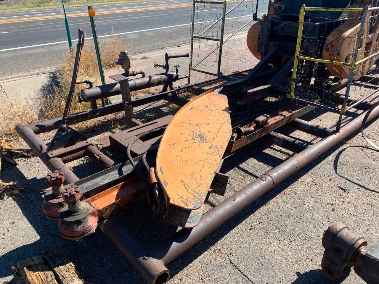 P14 Oilwell Box 2/brake and 4c 23-1/2” shiv, 4-14 weight/complete with pitman, beam head, w pin - complete - PALLET JACKS