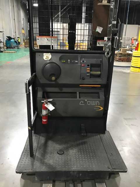 2006 Crown SP3420-30 order picker, Charlotte, NC - ORDER PICKER