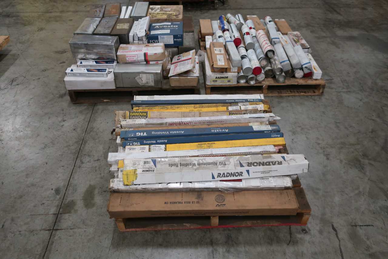 3 PALLETS OF ASSORTED WELDING ELECTRODES & WIRE AVESTA RADNOR MUREX LINCOLN ATOM ARC - WELDING EQUIPMENT