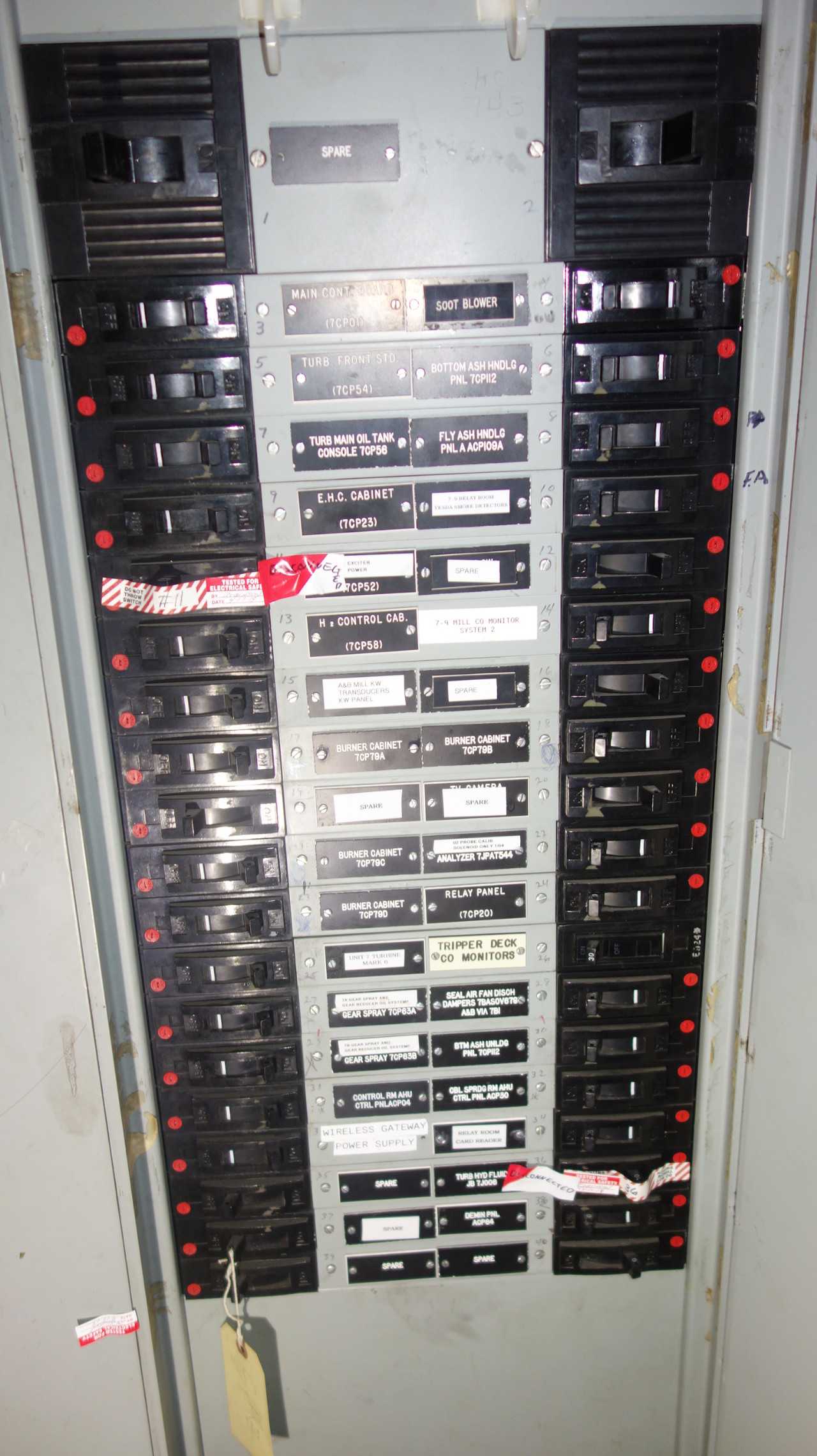 LOT OF 3 GENERAL ELECTRIC CCB 400A PANELBOARDS - PANELBOARDS