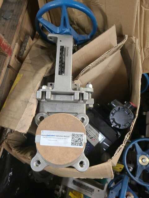 Lot of 17 Dezurik 3in Knife Gate Valves - VALVES