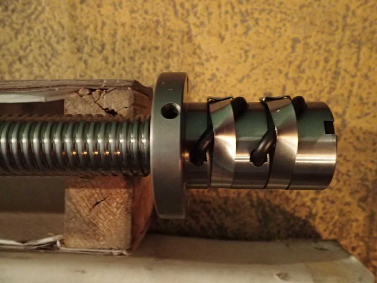 Nook 5mm Pitch 1-1/4" OD Ball Lead Screw: 72" OAL, NOS - New Old Stock - MACHINING ACCESSORIES & TOOLING
