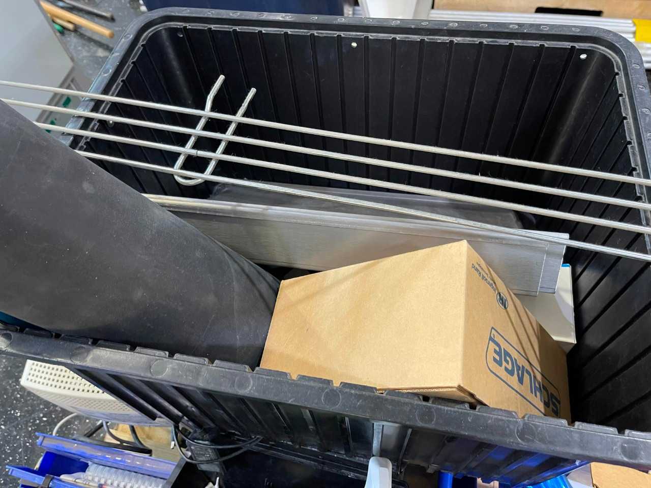 Misc Items on Pallet Does not Include Power Supply - ELECTRIC POWER TOOLS