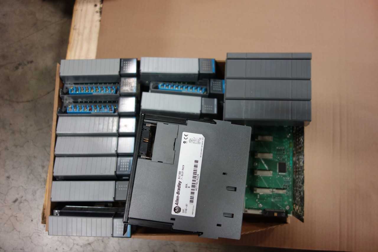 1 LOT OF INPUT & OUTPUT MODULES, CHASSIS RACK CONTROLS- ALLEN BRADLEY - AUTOMATION & CONTROLS