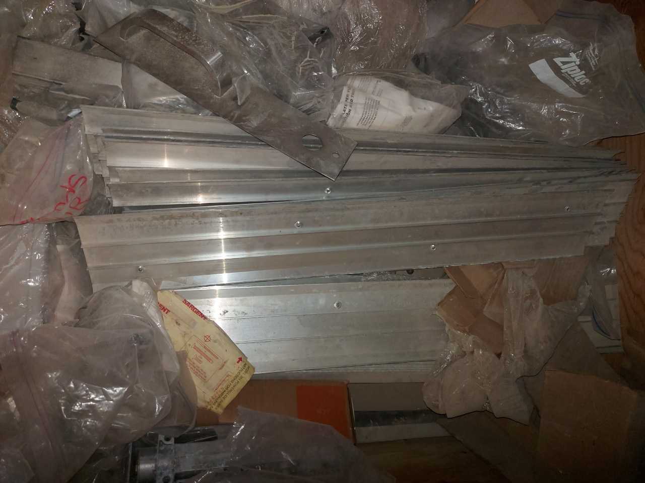 LOT OF ASSORTED METAL - HAND TOOLS