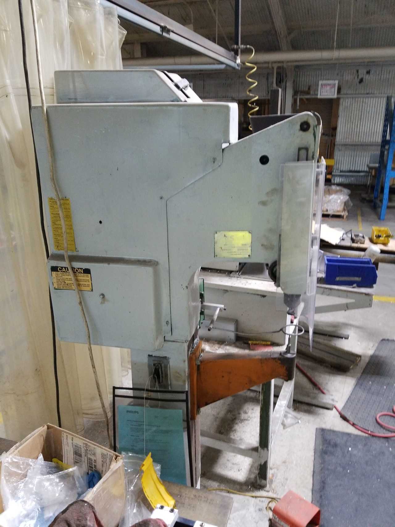 Milford 305 Rivet Fastening System Machine - MECHANICAL PRESSES