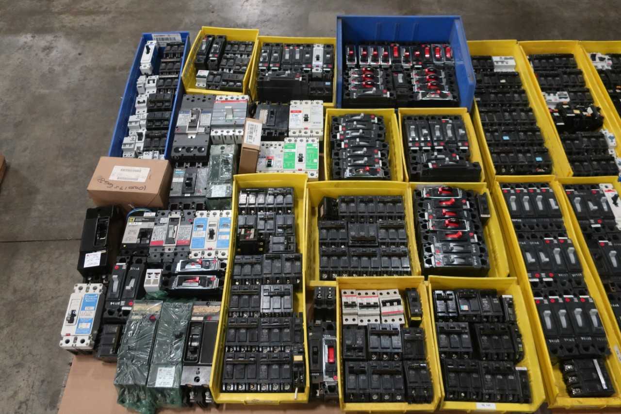2 PALLETS OF ASSORTED CIRCUIT BREAKERS - CIRCUIT BREAKERS