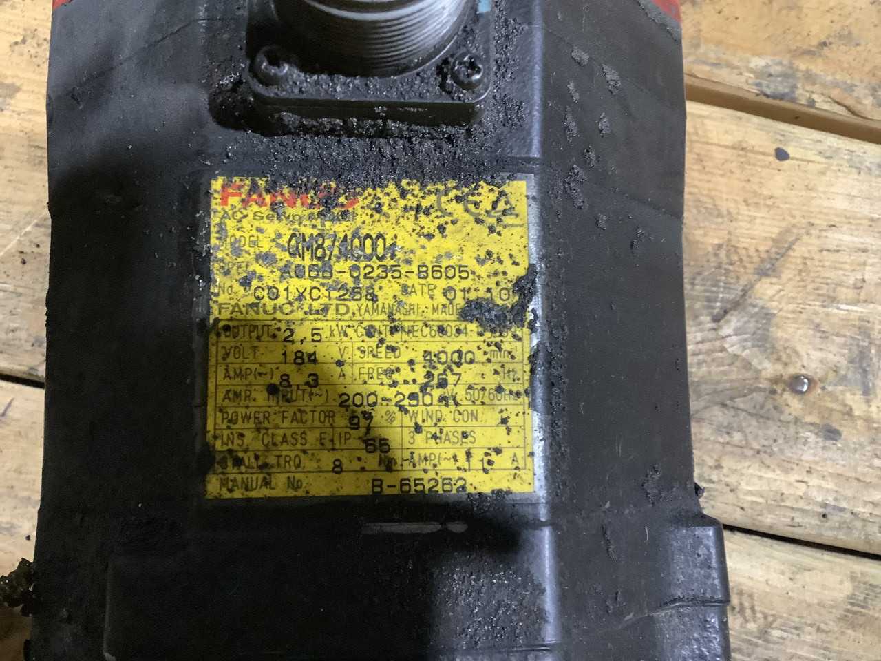 Lot of 1 Fanuc AM8/4000 AC Servo Motor - SERVO