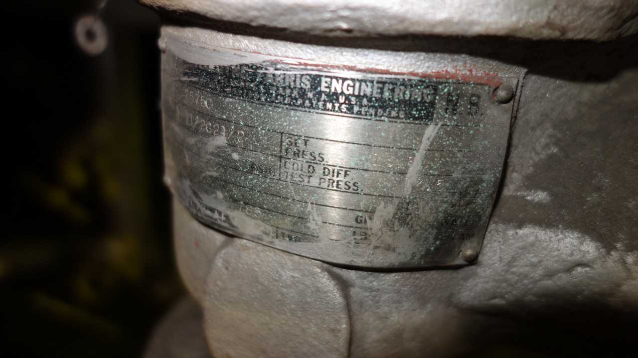 LOT OF 3 CONSOLIDATED AND FARRIS RELIEF VALVES - RELIEF VALVE