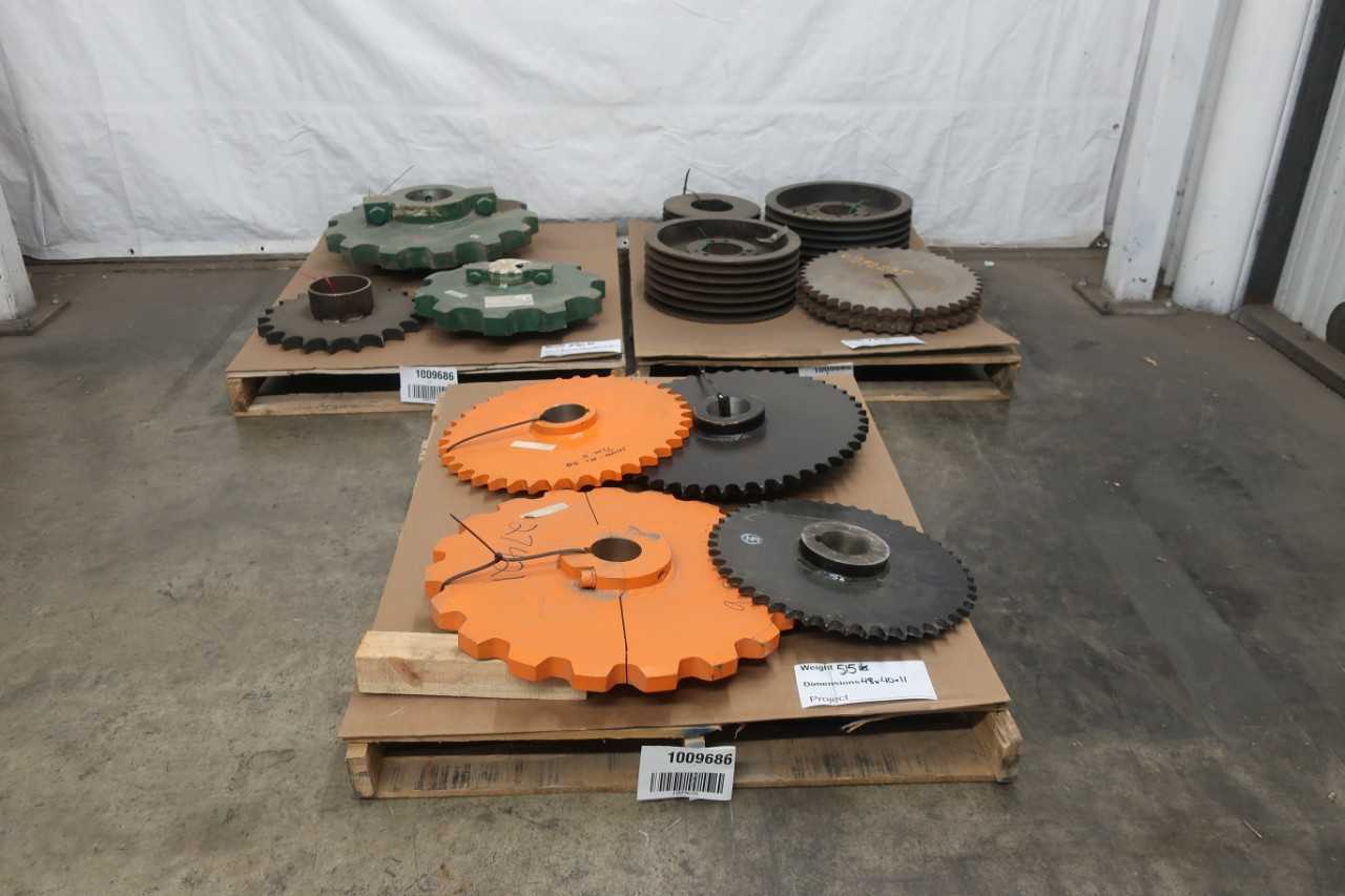 3 PALLETS OF ASSORTED SPROCKETS AND PULLEYS - PULLEY