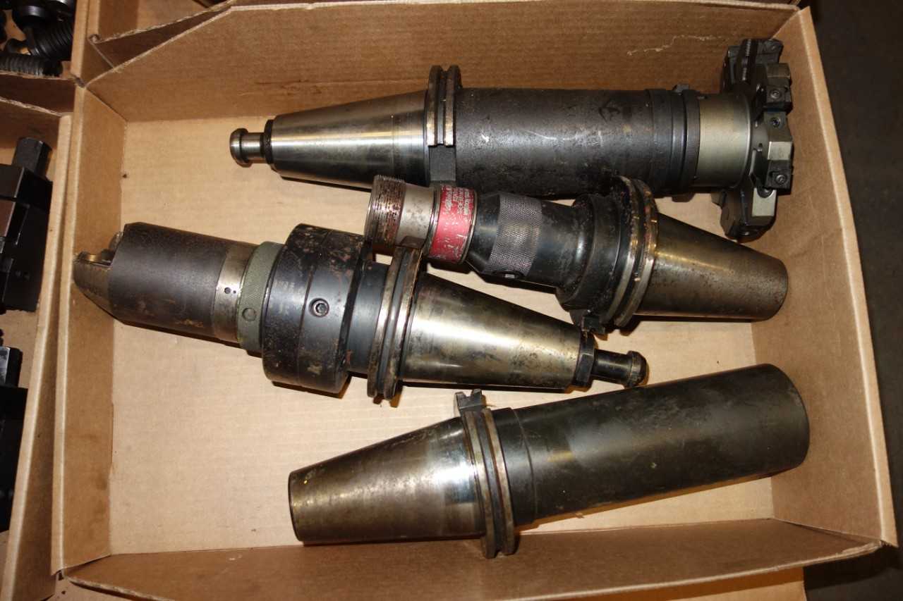 1 PALLET OF ASSORTED CAT50 TOOL HOLDERS, CHUCKS, BUSHINGS, PULL STUDS, BEARINGS, AND MISC PARTS - ELECTRIC POWER TOOLS
