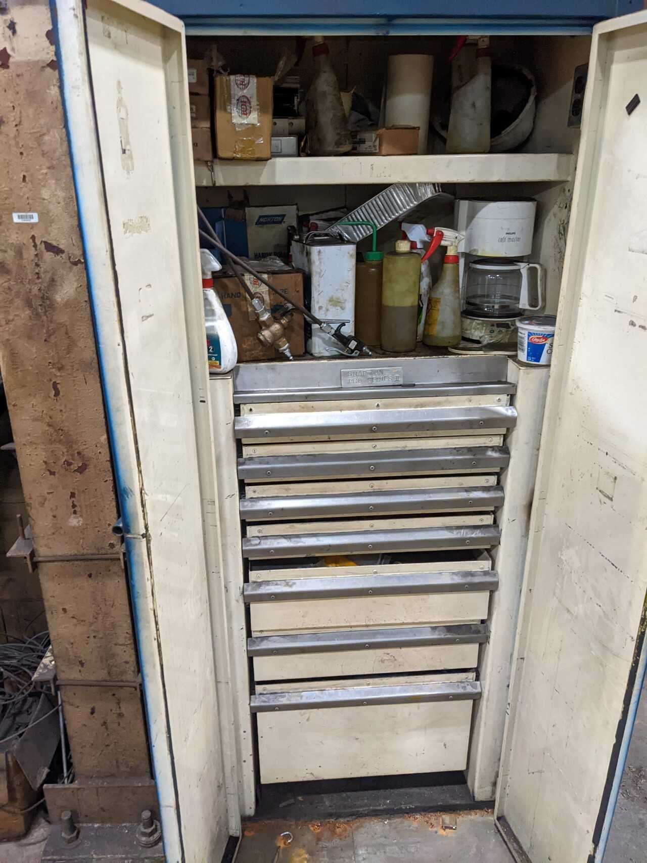 7 DRAWER TOOL CABINET LOCKER WITH CONTENTS, ASSORTED MACHINE PARTS, BEARINGS, HOIST, CLAMPS, GREASE GUNS - TOOL STORAGE