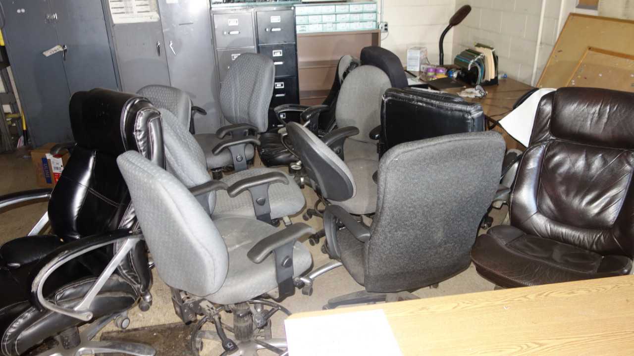LOT OF ASSORTED ROLLING CHAIRS - MISCELLANEOUS