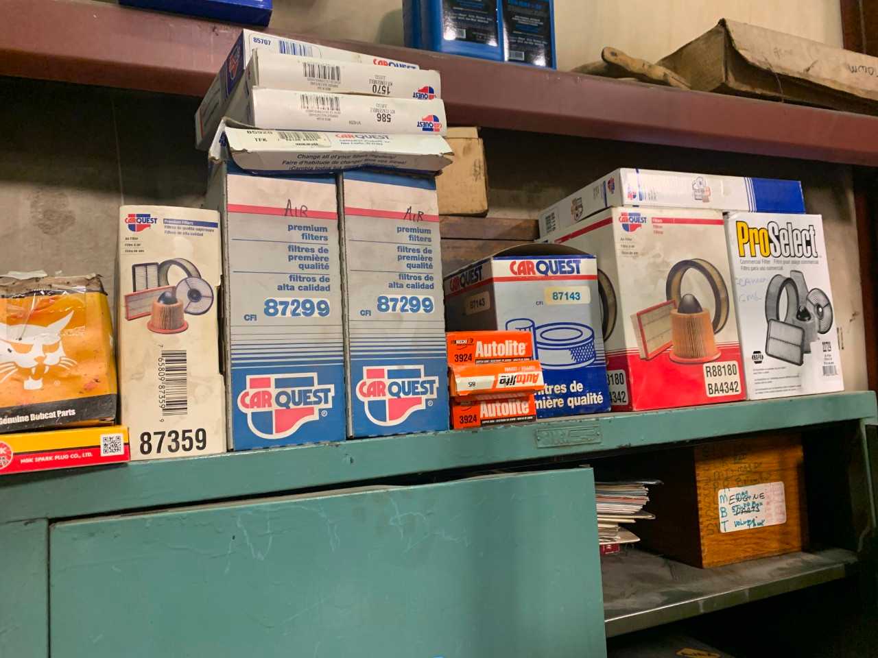 Cabinet with contents - INDUSTRIAL PARTS
