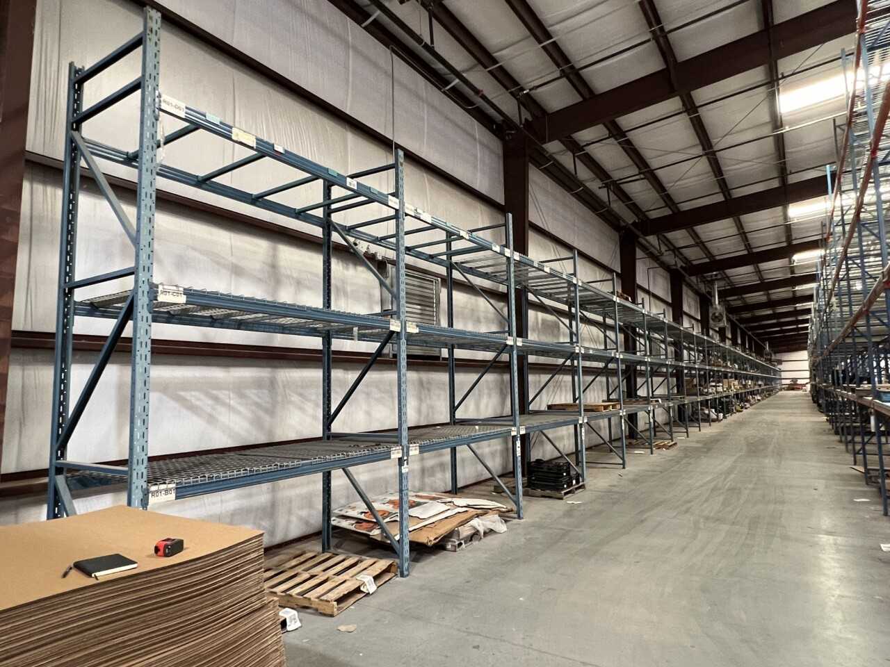 1 LOT OF STORAGE WAREHOUSE RACKING - SEE BREAKDOWN IN LOT DETAILS - PALLET RACKING
