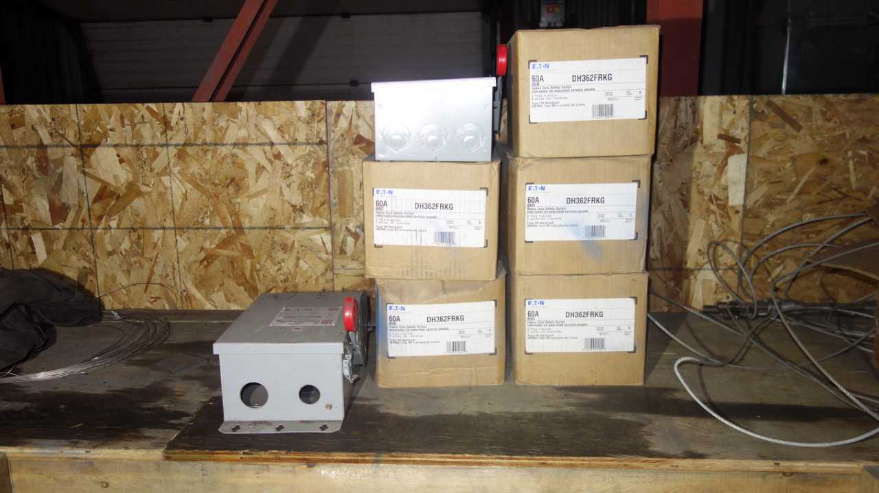 LOT OF 7 CUTLER HAMMER 60A DISCONNECT SWITCHES - DISCONNECT SWITCHES