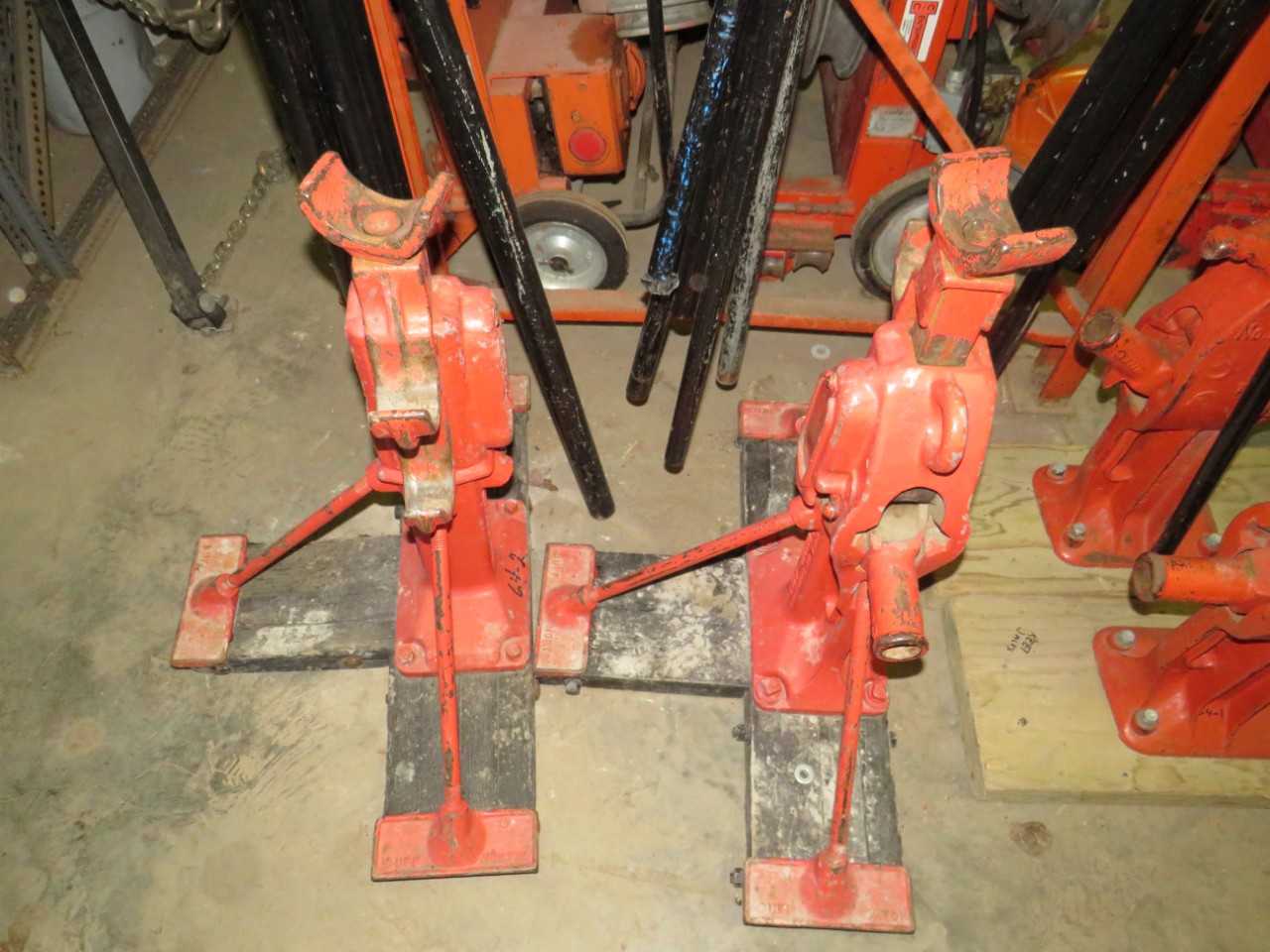 LOT OF 2 DUFF-NORTON MODEL 1030CRA 10T CAPACITY, HANDLE LENGTH 60IN REEL PULLEY ASSEMBLIES - ELECTRIC POWER TOOLS