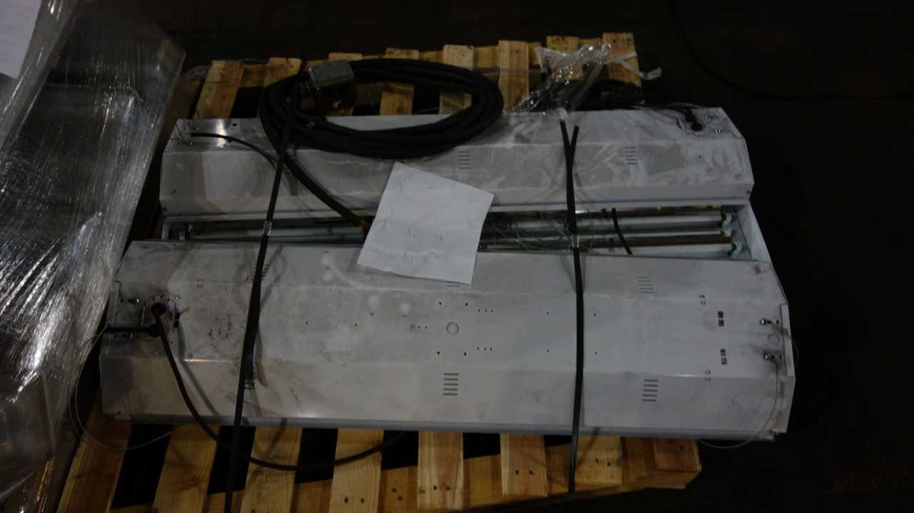 2 PALLETS OF ASSORTED LIGHT FIXTURES - LIGHTING