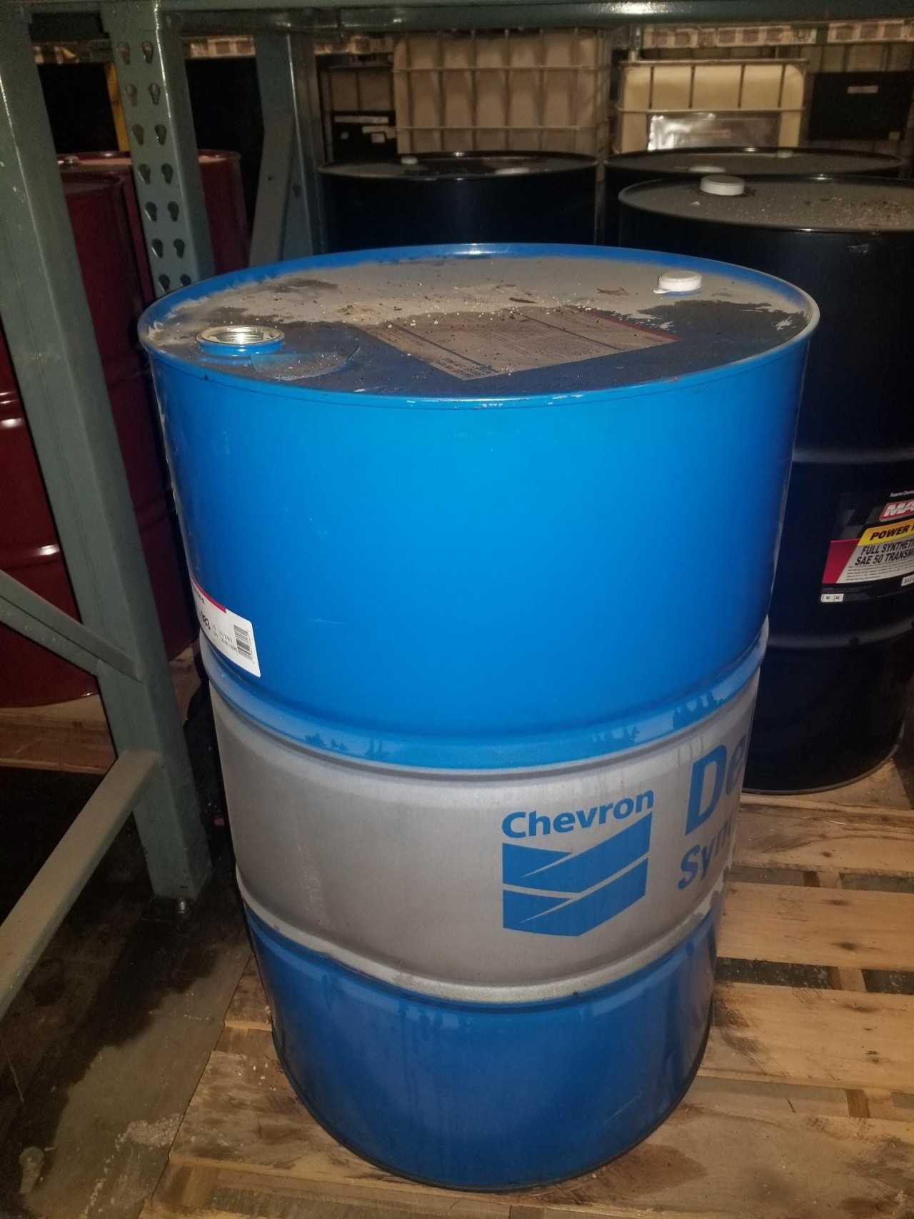 Lot of 1 drum - CHEVRON DELO SYNTHETIC GL GEAR LUBRICANT 75W90 400 LB Drum - MISCELLANEOUS