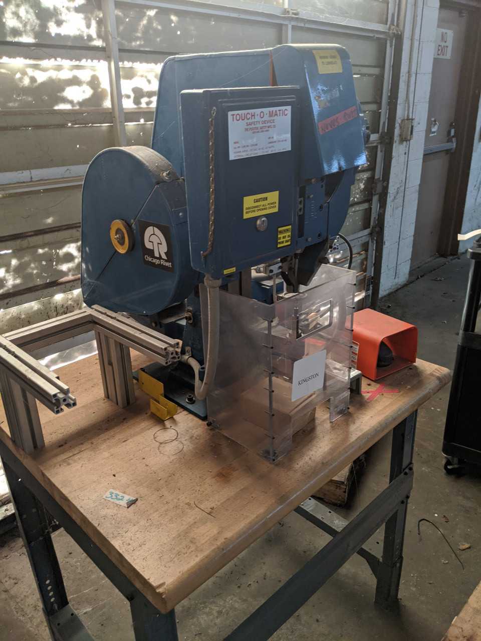 Chicago Riveter Model 450 with table - PNEUMATIC POWER TOOL