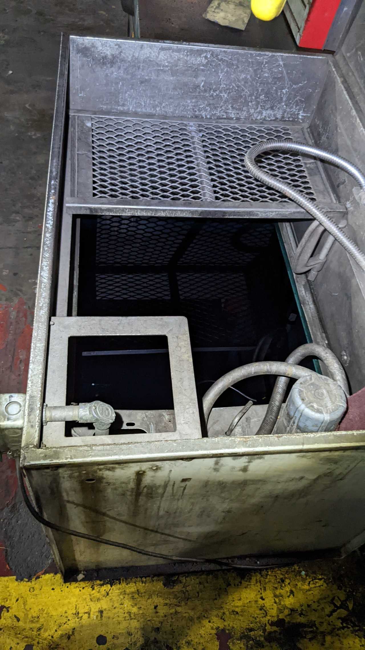 Crystal clean parts cleaner Sk 1180 volts 120 vac/60 hz - PROCESS EQUIPMENT