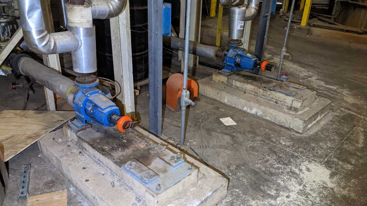LOT OF 2 GOULD WATER PUMP - PUMPS