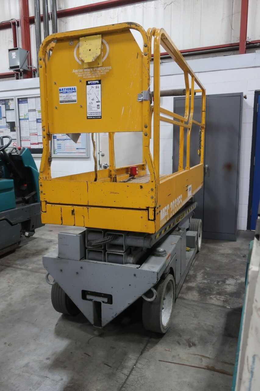 MEC 2033ES AERIAL WORK PLATFORM - PLANT & FACILITY