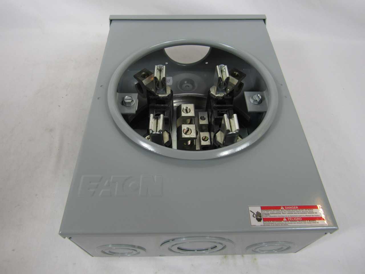 Quantity of 1 New Surplus Eaton UNRRS213AEUSE Meter Socket UNRRS 200A 600V 4 Jaws - INDUSTRIAL PARTS