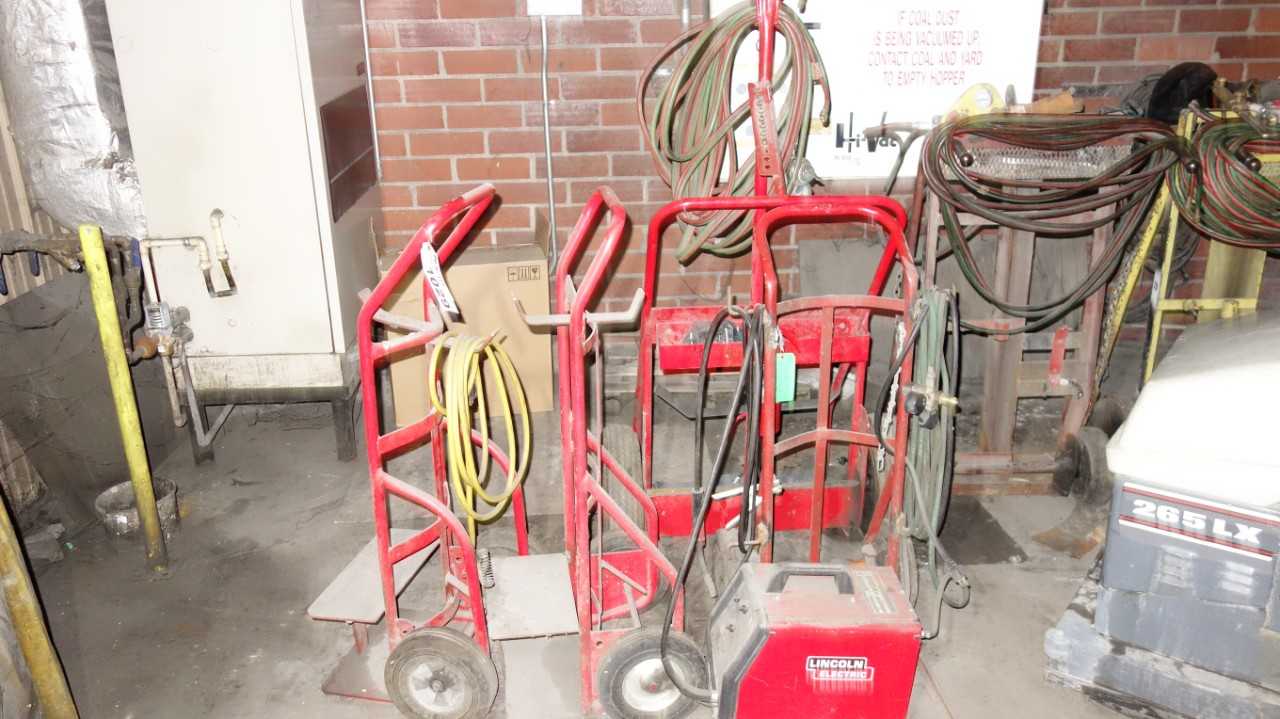 LOT OF 4 ASSORTED WELDING CARTS W/ LINCOLN SP-125 PLUS WELDER - WELDING EQUIPMENT