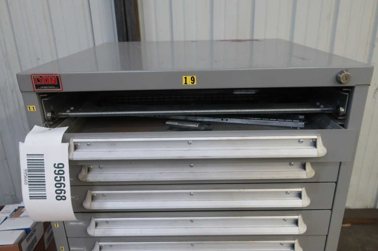 LYON 11 DRAWER TOOL CABINET, MISSING DRAWER - TOOL STORAGE