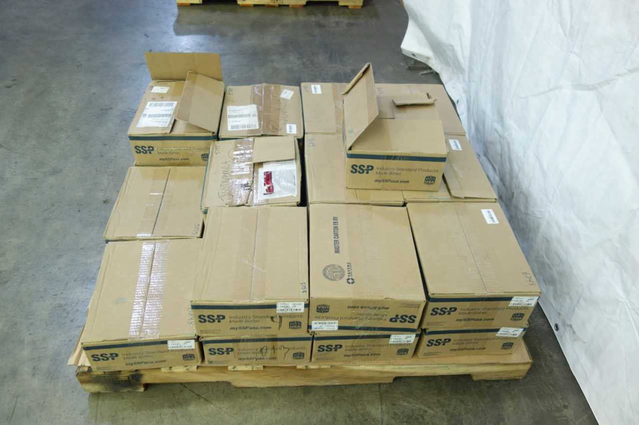 PALLET OF ASSORTED SSP PIPE AND TUBE FITTINGS - PROCESS EQUIPMENT